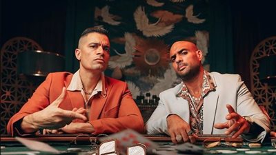 صورة حسن شاكوش في أشهر ساحات نيويورك