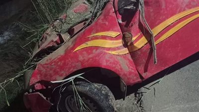 إصابة 4 أشخاص في انقلاب سيارة ربع نقل بقنا 