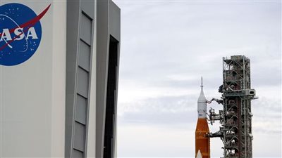 ناسا تجهز لإطلاق صاروخ إلى القمر نوفمبر المقبل