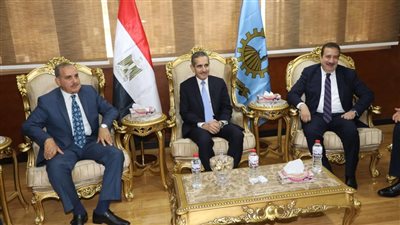 تفاصيل لقاء 4 مسؤولين كبار في الحكومة مع محافظة الغربية 