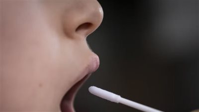 ما هي المدة اللازمة لتظهر نتيجة اختبار كورونا إيجابي ومتى يكون معديًا؟