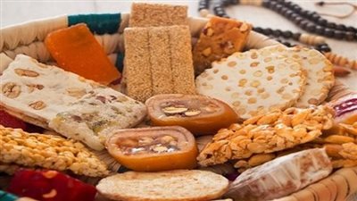 إيقاف رئيس اللجنة النقابية لعمال مياه المنيا بسبب حلوى المولد 