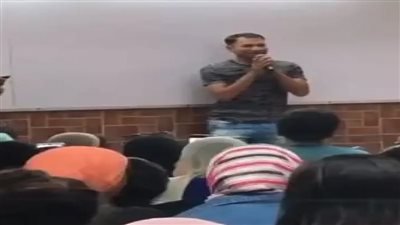 بالفيديو| انتش واجري في درس خصوصي.. قصة التريند الجديد داخل سنتر تعليمي