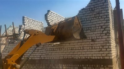 إزالة 14 تعديا على أملاك الدولة والأراضي الزراعية بمركزي المنيا ومطاي