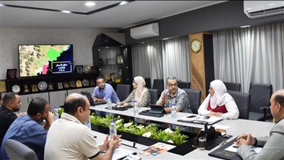 محافظ أسوان: غرامات مشددة على أية جهة تحفر الشوارع دون تصريح