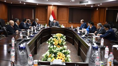 وزير الرياضة يجتمع مع مجالس أمناء فروع نادي النادي أكتوبر والعاصمة الإدارية 