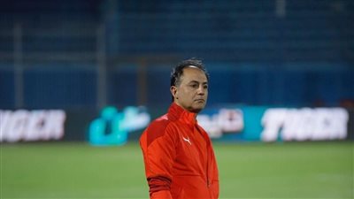 أيوب: طارق مصطفى لم يكن أعلى مني في جهاز المنتخب