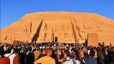 أكثر من 3 آلاف سائح في ضيافة رمسيس الثاني بأسوان