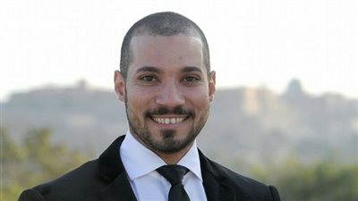 القضاء الإداري يحدد موعد جلسة عزل عبد الله رشدي وحظر صفحاته الإلكترونية