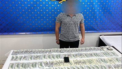 سقوط شخص يتاجر بالنقد الأجنبي خارج السوق المصرفي في عابدين