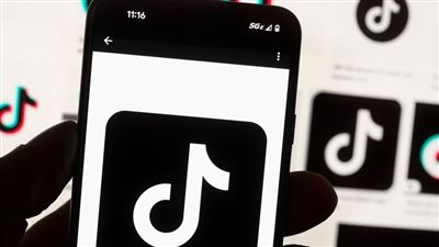 دراسة جديدة: تيك توك يهدد عرش الفيسبوك بقوة