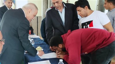 القوى العاملة بالدقهلية تسلم عقود عمل لذوي القدرات الخاصة