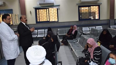 محافظ أسوان يفاجئ مركز ومعهد الأورام بزيارة لمتابعة منظومة العمل