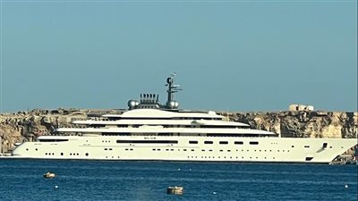 وصول يخت ملك البحرين لشرم الشيخ قبل قمة المناخCOP27