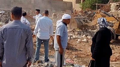 إزالة 12 حالة تعدي على الأراضي الزراعية وأملاك الدولة بالفيوم (صور)