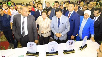 وزير الشباب والرياضة يتفقد ملتقي توظيف الشباب بمحافظة الإسكندرية