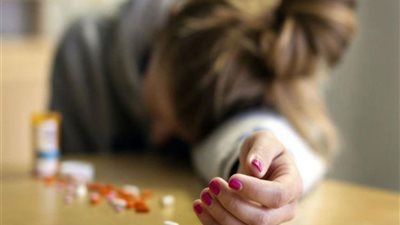 لفسخ خطبتها.. فتاة تتخلص من حياتها بـ 