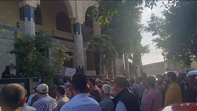 بالصور| مات بـ السكتة القلبية أثناء الشرح.. تشييع جثمان مدرس شبرا الخيمة