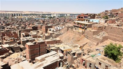 توجيهات عاجلة من «المحافظ» لسكان المناطق الخطرة فى أسوان