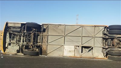 مصرع وإصابة 41 شخصا على الطريق الصحراوى بأسوان.. التفاصيل كاملة