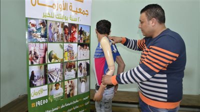 تسليم 47 جهازا تعويضيا وطرفا صناعيا للمرضى غير القادرين في الدقهلية