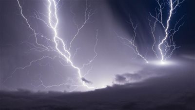 ظاهرة مناخية غريبة تسببت في أقوى العواصف الرعدية بالعالم