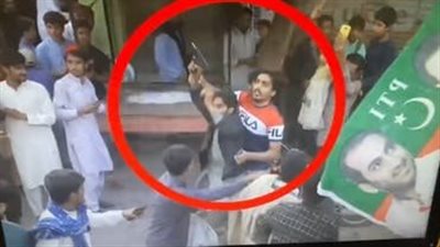 كيف أنقذ شاب رئيس الوزراء الباكستاني السابق من محاولة الاغتيال؟ |فيديو