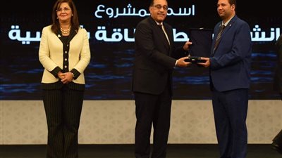 محافظ المنيا يشارك فى المؤتمر الوطنى لمبادرة المشروعات الخضراء الذكية