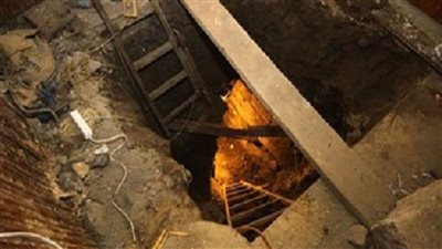 تفاصيل القبض على موظف وصديقه أثناء تنقيبهما عن الآثار داخل منزل بالهرم 