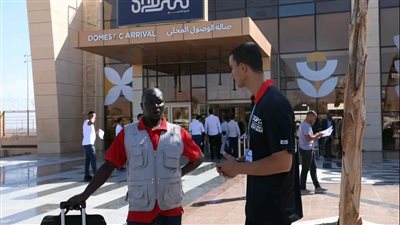 وزير الطيران المدني يتفقد مطارى القاهرة وشرم الشيخ.. ويوجه بتقديم كافة التيسيرات لضيوف مصر 