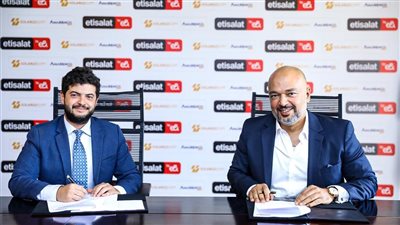 اتصالات مصر توقع اتفاقية شراكة مع 