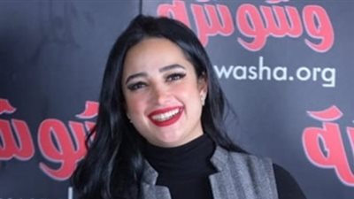 فنانة شهيرة تتعرض لحادث مروع على الطريق الدائري.. صور