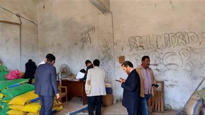 محافظ المنيا يتابع جهود الوحدات المحلية في الرقابة على المنافذ التموينية والأسواق 