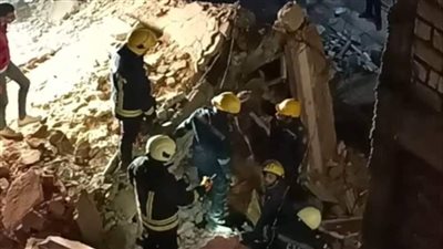 انتشال جثة الساكن المفقود من تحت أنقاض عقار الدخيلة 