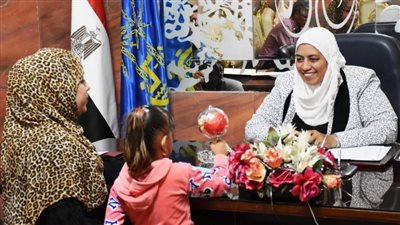 خطوة جديدة لصالح «روضة».. وغادة أبو زيد تُسعد 21 رجلا وسيدة بأسوان