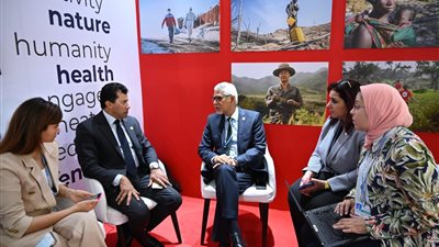 تفاصيل لقاء صبحي مع أمين الاتحاد الدولي لجمعيات الصليب الأحمر والهلال الأحمر