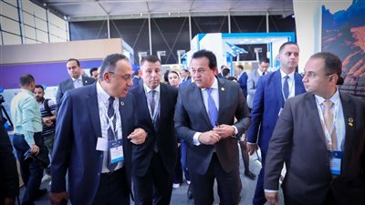 وزير الصحة يشارك في جلسة نقاشية حول الأثر البيئي لاستخدام منظومة التشخيص عن بعد