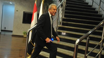 علام والدرندلي وعامر حسين يمثلون اتحاد الكرة في كونجرس فيفا