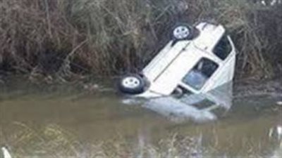 سقوط سيارة في ترعة القصاصين بالإسماعيلية