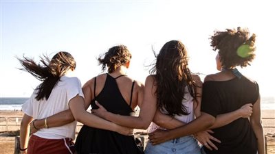  كم عدد الصداقات التي تحتاجها النساء؟