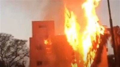 الدفع بـ 4 سيارات إطفاء للسيطرة على حريق هائل في بنها