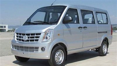 محافظ أسوان: توفير سيارات مينى فان حديثة في الإسكان المميز