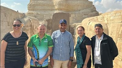 منطقة آثار الأهرامات والمتحف المصري بالتحرير يستقبلان رئيس جمهورية جزر الكوك