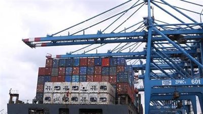 ميناء دمياط يشهد تداول 20 سفينة ويستقبل 69293 طن بضائع