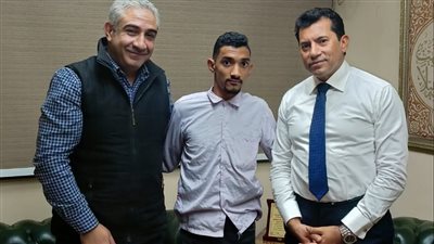 وزير الشباب والرياضة يلتقى مؤسس مبادرة 