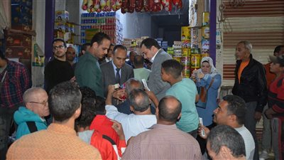 محافظ المنيا يتابع جهود الوحدات المحلية في الرقابة على الأسواق 