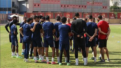 الأهلي يقترب من تجديد عقد رباعي الفريق خلال الفترة المقبلة