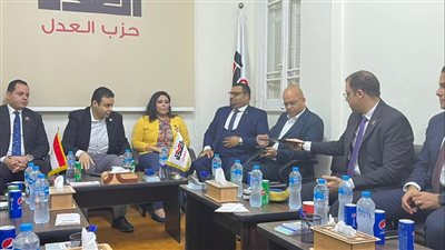 حزب العدل يستضيف وفدا من تنسيقية شباب الأحزاب والسياسيين لمناقشة الحوار الوطني