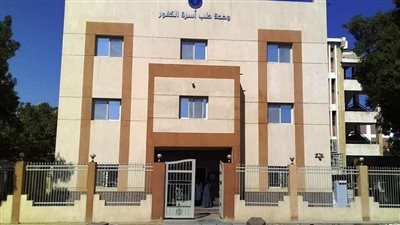 محافظ أسوان يتابع تنفيذ المشروعات الجارية بقرية الكفور بكوم أمبو