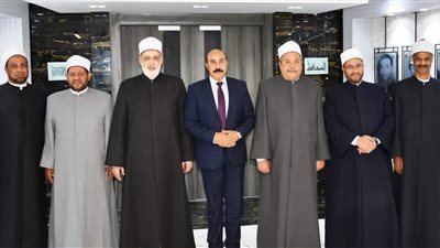 لقاء محافظ أسوان يلتقي وفد الأزهر الشريف.. تفاصيل